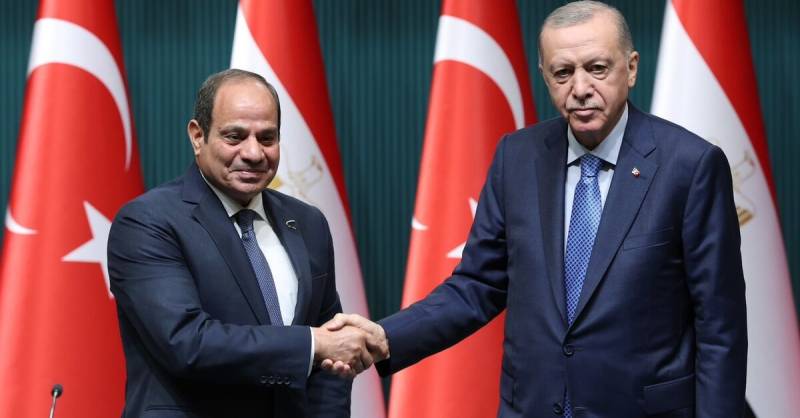 Turkey's Erdogan visits former rival Sisi to ink partnership deals