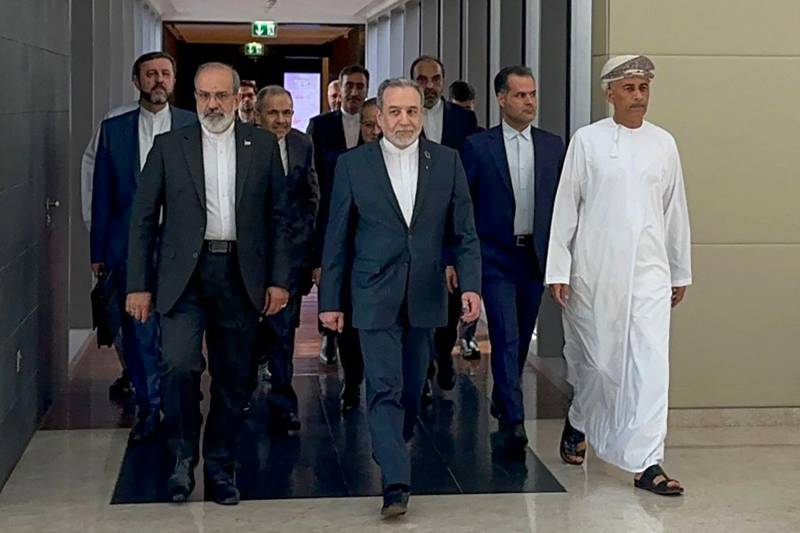 Iran, US hold talks in Oman
