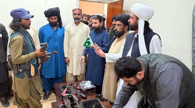 25 notorious terrorists surrender in Balochistan