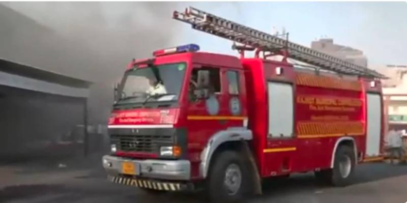 Fire erupts in record room of Karachi court