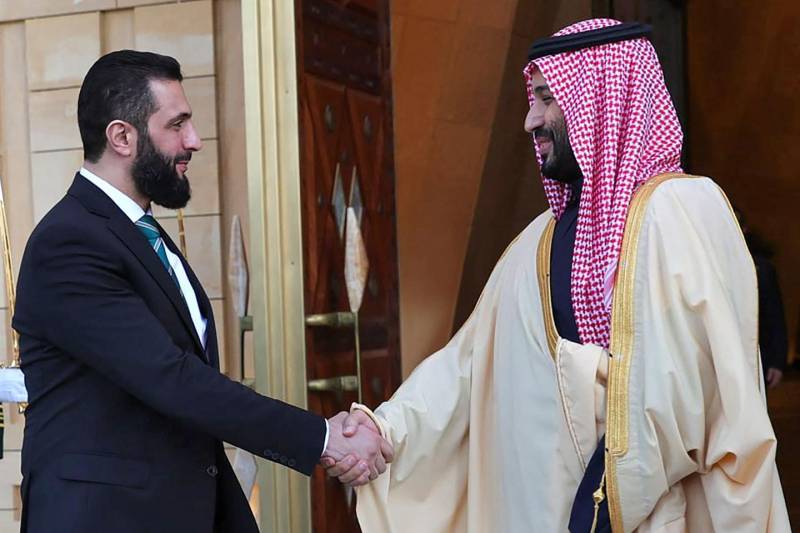 Syria, Saudis sign joint airline and telecoms deals