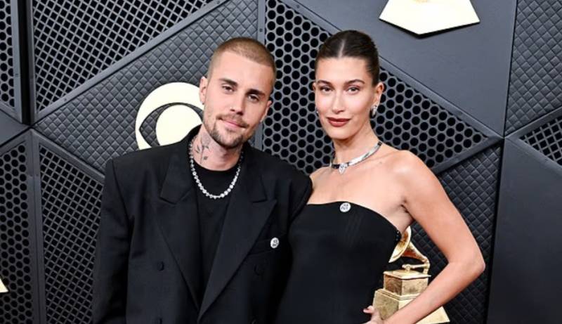 Hailey Bieber shares stylish night-out look 