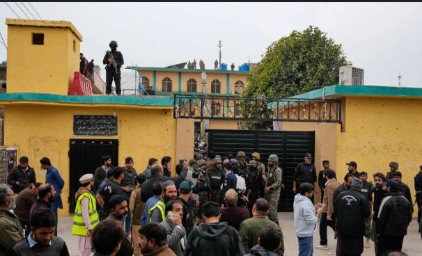 New restrictions imposed on online ride services after Islamabad suicide bombing
