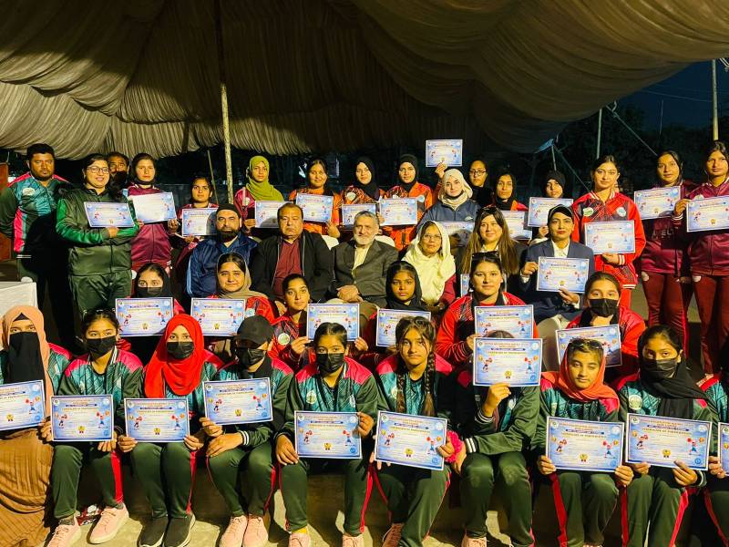 60 girls attend Women’s Weightlifting Referee Course in Lahore
