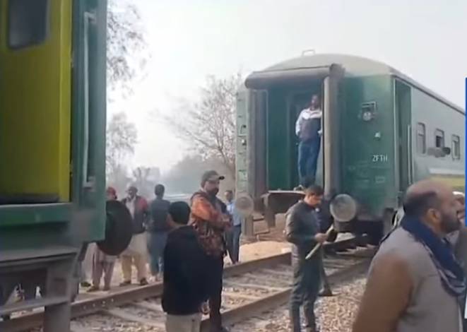 Engine detaches from Business Train near Ghotki 