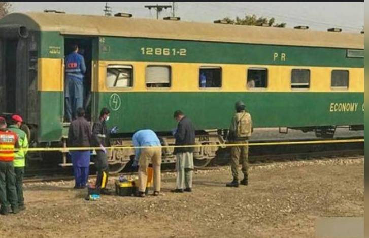Two passenger trains derail in Karachi