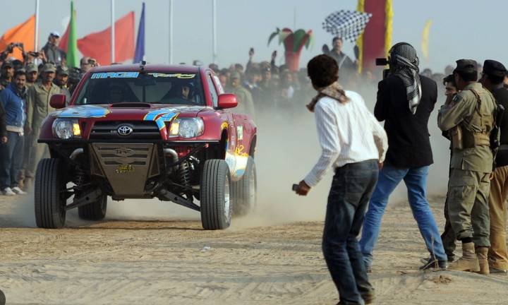 Police officer martyred after hit by racing car in Cholistan Desert Rally