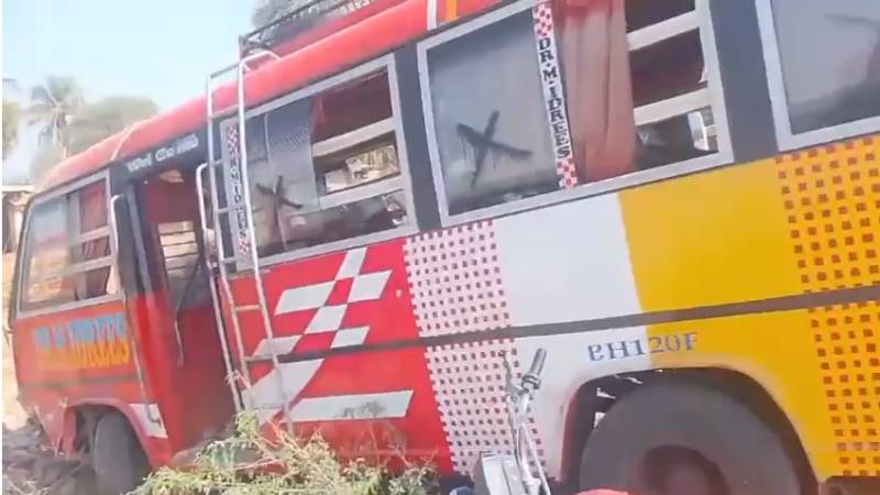 2 die, 9 injured as bus carrying wedding guests lost control in Badin