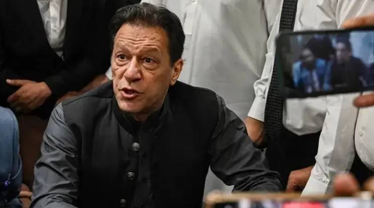 Pleas filed in IHC, seeking relief for Imran Khan in Toshakhana, Al-Qadir Trust cases
