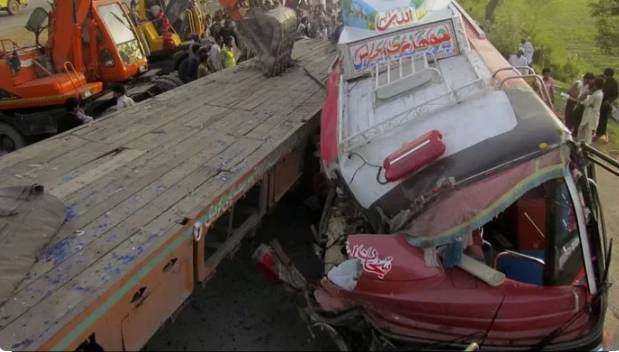 11 killed, 15 injured in Khairpur road accident