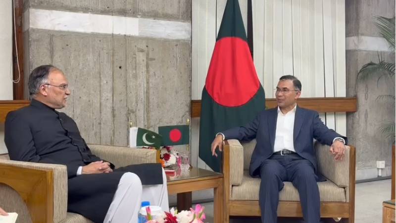 Ahsan Iqbal calls on Bangladesh PM, invites Tarique Rahman to visit Pakistan 