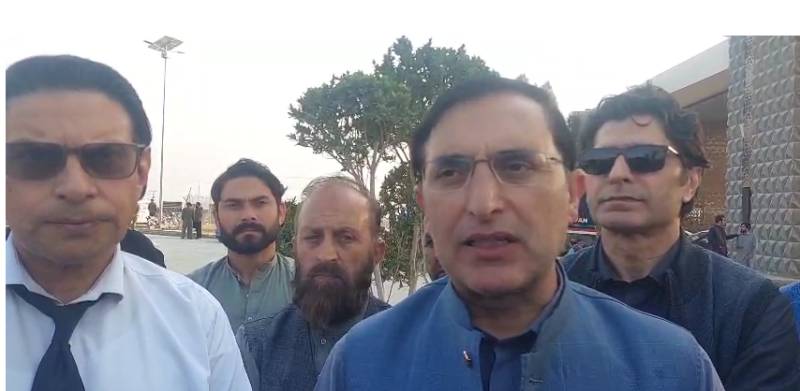 Gohar, Raja flay govt for not allowing them to meet Imran Khan
