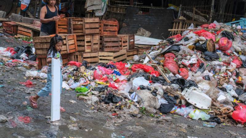 Indonesia capital faces 'filthy' trash crisis