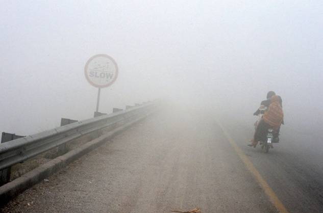 Fog leads to closure of motorways in Punjab