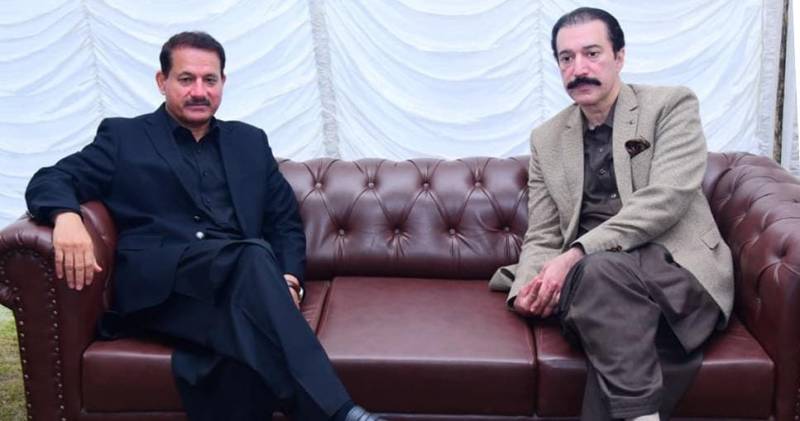 AJK PM visits Gujranwala Corps Commander, offers condolences over his mother's passing