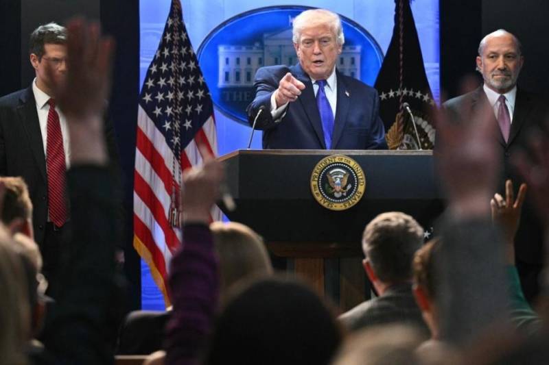 Trump vows 10% global tariff after stinging court rebuke