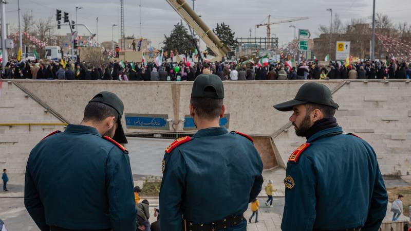 Iran vows to defend itself but sees diplomatic solution to US standoff