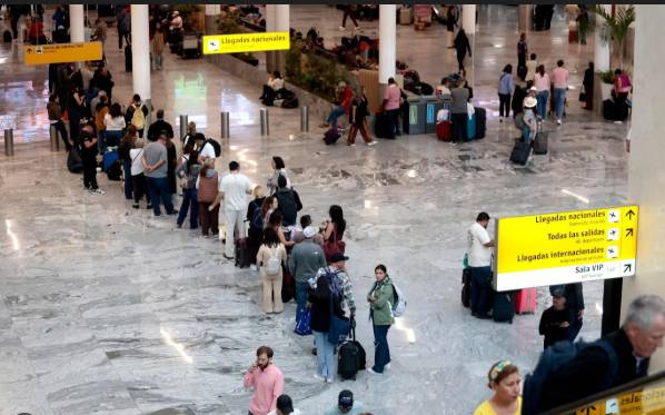 Flights cancelled as US, Canada issue travel warnings for Mexico