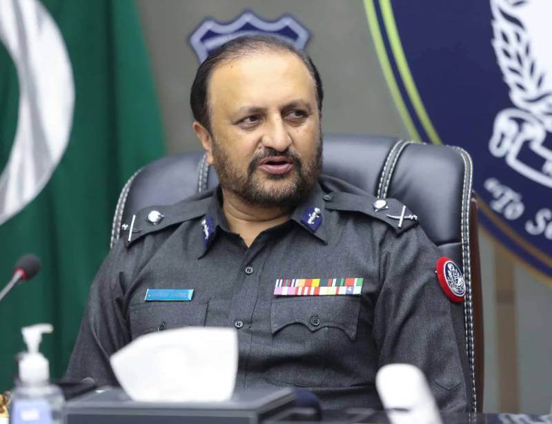 Senior police officers discuss strategy to deal with security threats to Karachi