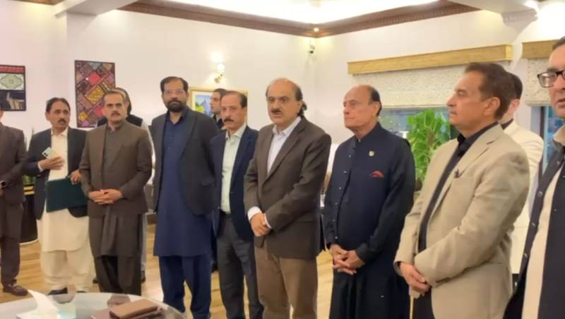 Wani meets national hockey team, assures full support ahead of World Cup Qualifiers