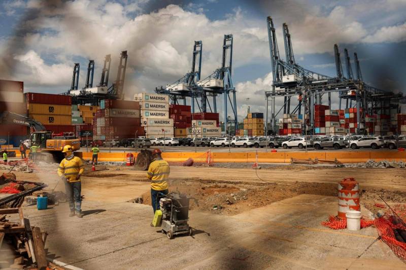 Panama wrests control of canal ports from Hong Kong group