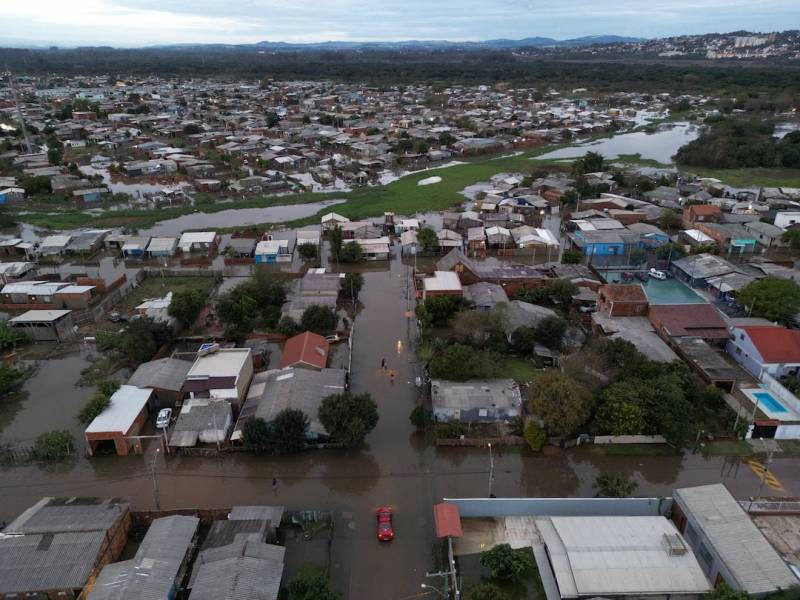 Torrential rains leave 20 dead in Brazil, dozens missing