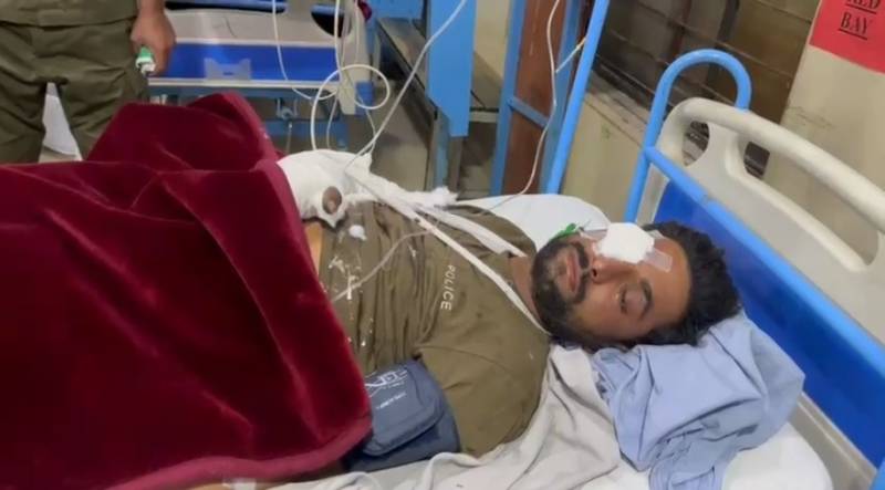 Two cops martyred, many injured in suicide attack on Dajal checkpoint in Bhakkar