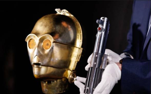'Jaws' harpoon gun and 'Star Wars' treasures lead LA film and TV auction