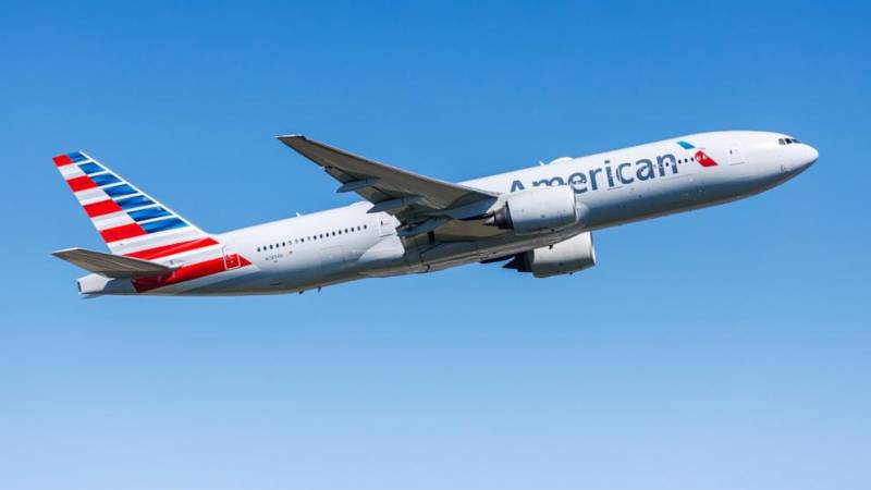 Colombia probes bullet hole in American Airlines plane