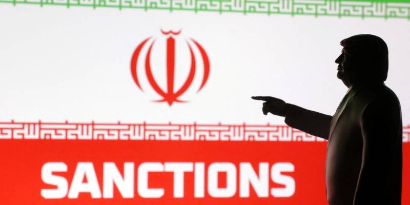 US unveils new Iran sanctions in 'maximum pressure' effort