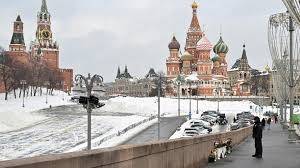 Isolated Kremlin critics lament lost future at Nemtsov memorial