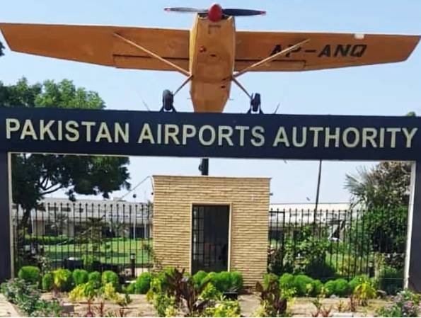 Pakistan orders airlines not to use Iran airspace