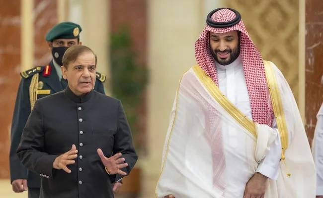 PM Shehbaz pledges support to Saudi Arabia, Qatar, UAE amid Iran-Israel war