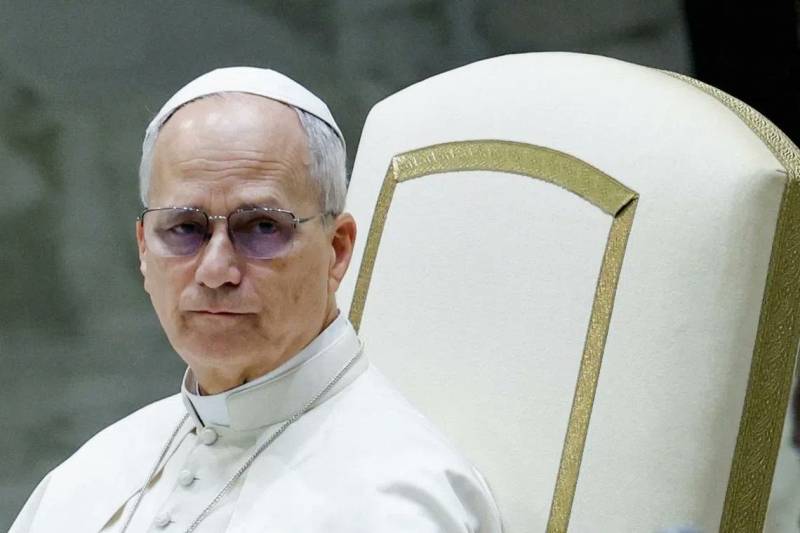 Pope calls for end to 'spiral of violence' in Middle East