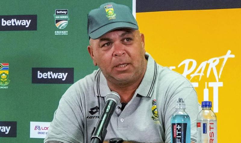 South Africa 'embrace pressure' and favourites tag, says coach