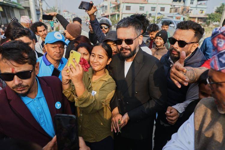 Nepal rivals rally on final day of election campaign