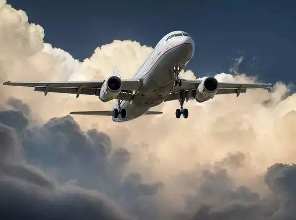 Air routes over Karachi and Lahore regions temporarily shut