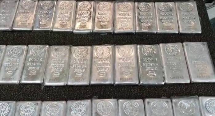 Customs seizes 330kg smuggled silver worth Rs227 million in Multan