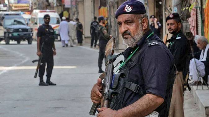 Cop martyred in terror attack on Tank police station