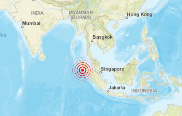Strong quake hits off Indonesia's Sumatra island