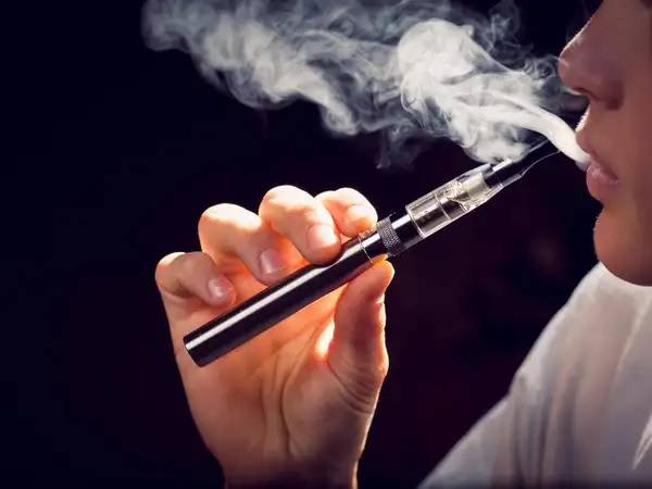 Senate panel debates under-18 vaping ban, MDCAT policy in heated session