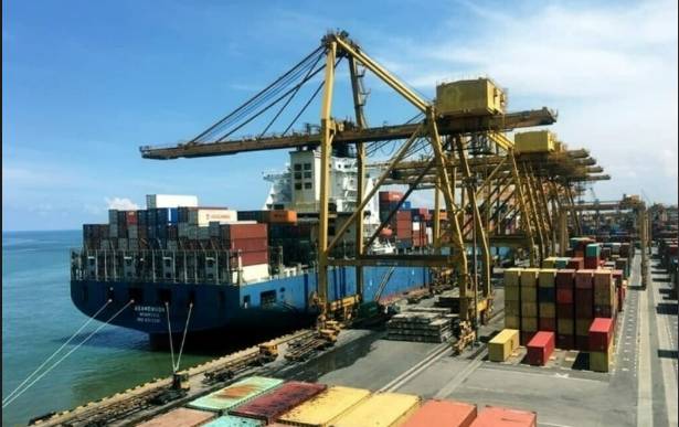 Ministry fact-checker declares ports closure notification fake