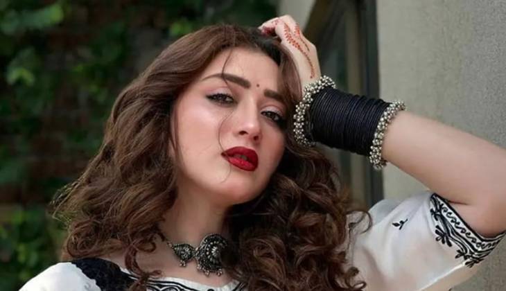 Momina Iqbal spills beauty secrets during Instagram session with fans