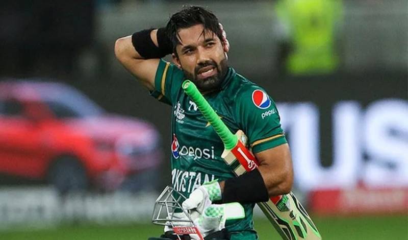 Rizwan jokes about fines for journalists during training session in Karachi