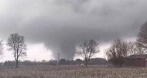 Eight dead as tornados surge across central US