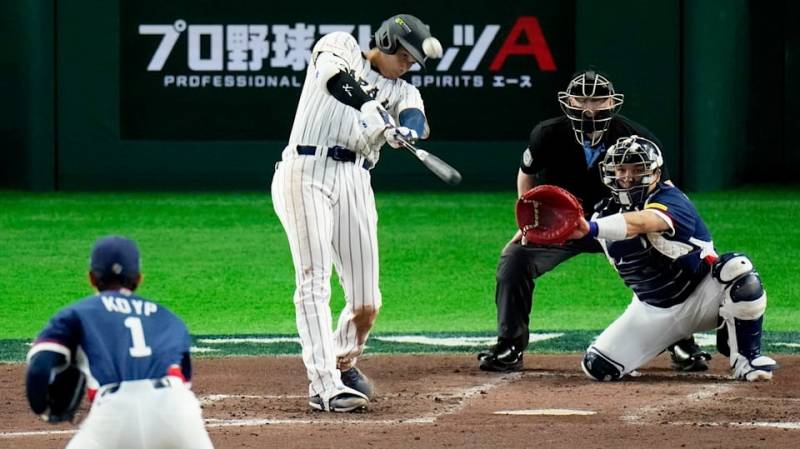 Japan edge Australia to reach World Baseball Classic quarter-finals