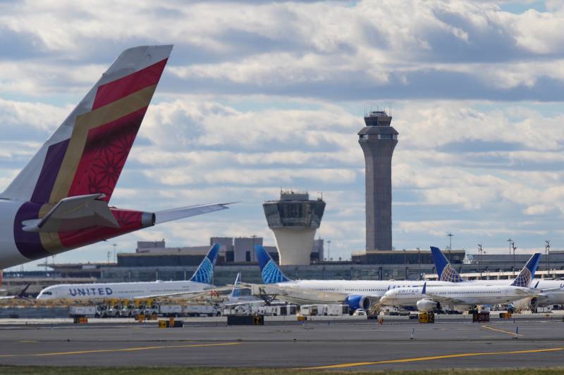 Partial govt shutdown pushes US airports to the brink