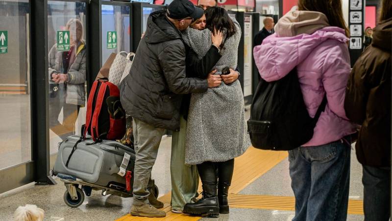 France says 20,000 citizens repatriated from Middle East