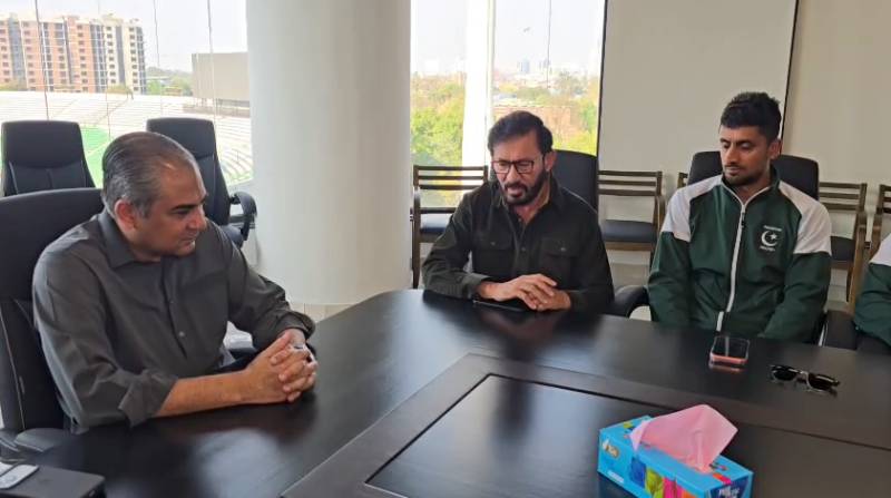 Naqvi offers jobs to all unemployed hockey players in CDA