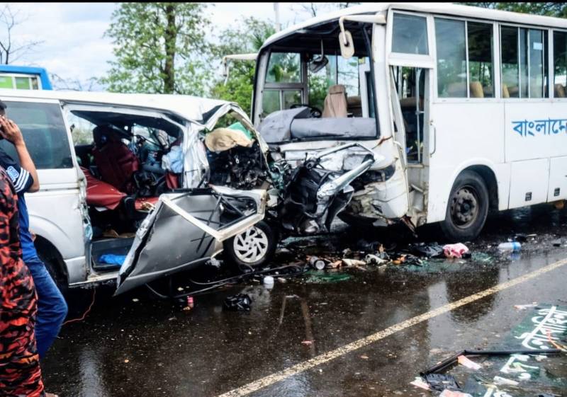 13 killed in passenger buses collision in Bangladesh